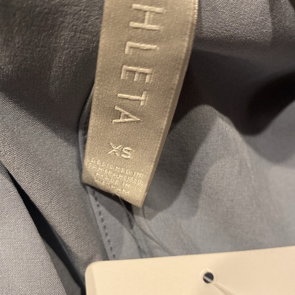 Athleta Marlow romper with packets in baby blue color size XS - Picture 15 of 15